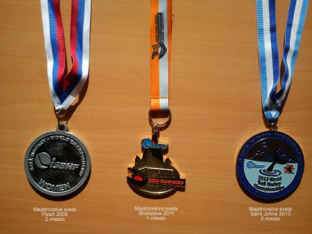 Moje tri sestričky z Majstrovstiev sveta. Jedna zlatá a dve strieborné.